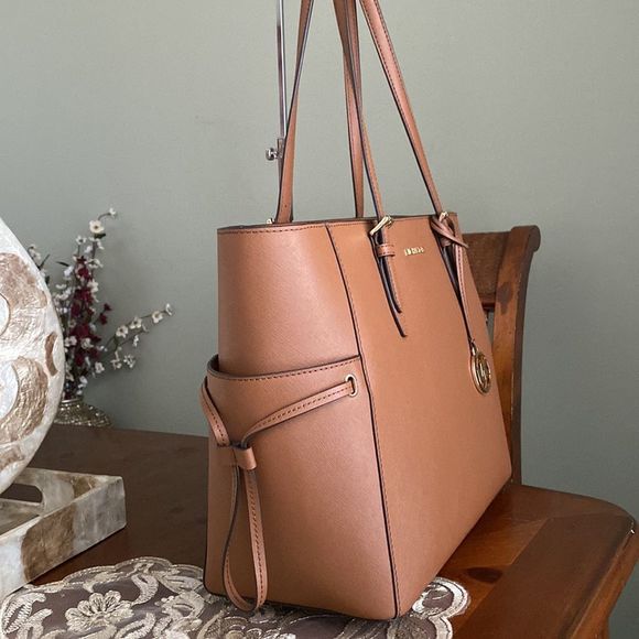 Michael Kors LG brown tote - Picture 6 of 11